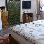 Tuendergyoengye Apartmanhaz * 齐尔茨