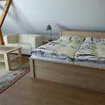 아파트 Tuendergyoengye Apartmanhaz