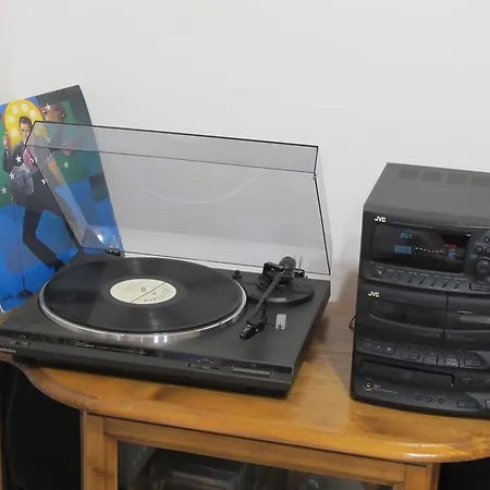 דירה Tuendergyoengye Apartmanhaz זירץ