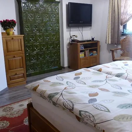 Tuendergyoengye Apartmanhaz * Zirc