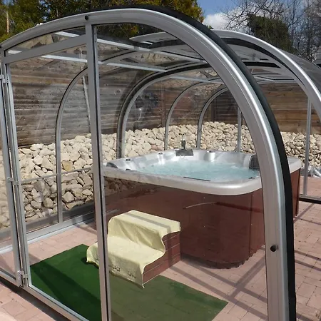 דירה Tuendergyoengye Apartmanhaz