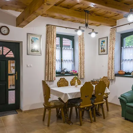 Tuendergyoengye Apartmanhaz Zirc
