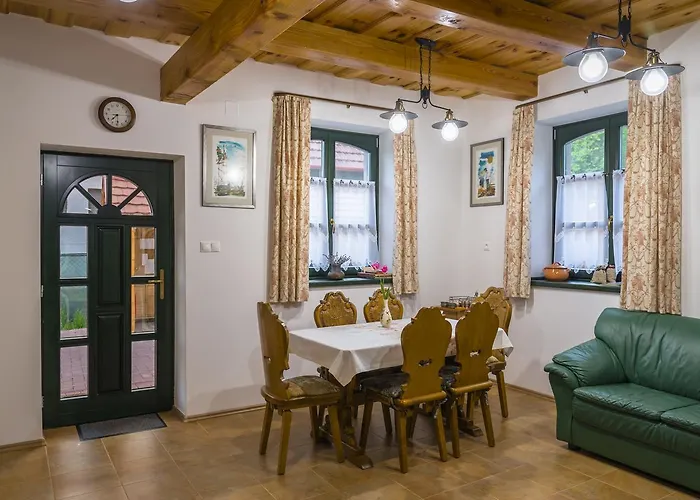 Tuendergyoengye Apartmanhaz Zirc